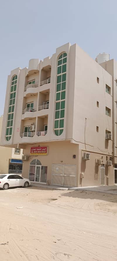 مبنى سكني 15 غرف نوم للبيع في مويلح، الشارقة - للبيع بنايه في مويلح