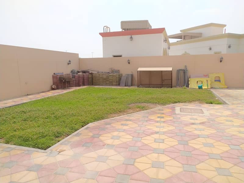 Villa for rent super deluxe in Al Nouf 1 in the Emirate of Sharjah
