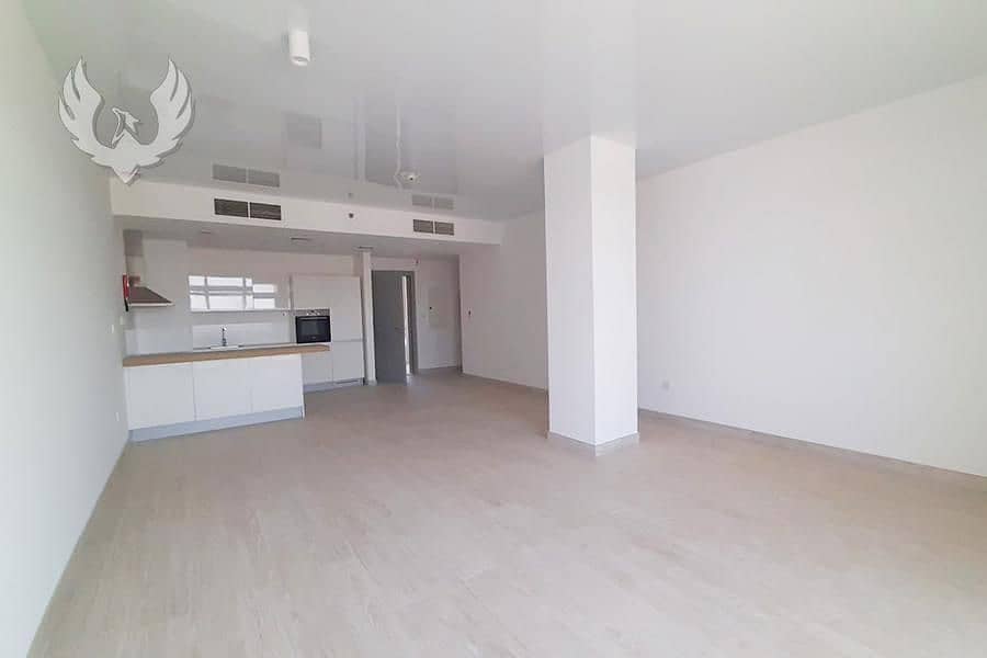 Stunning 2 Bedroom Apartment / Vacant and Bright