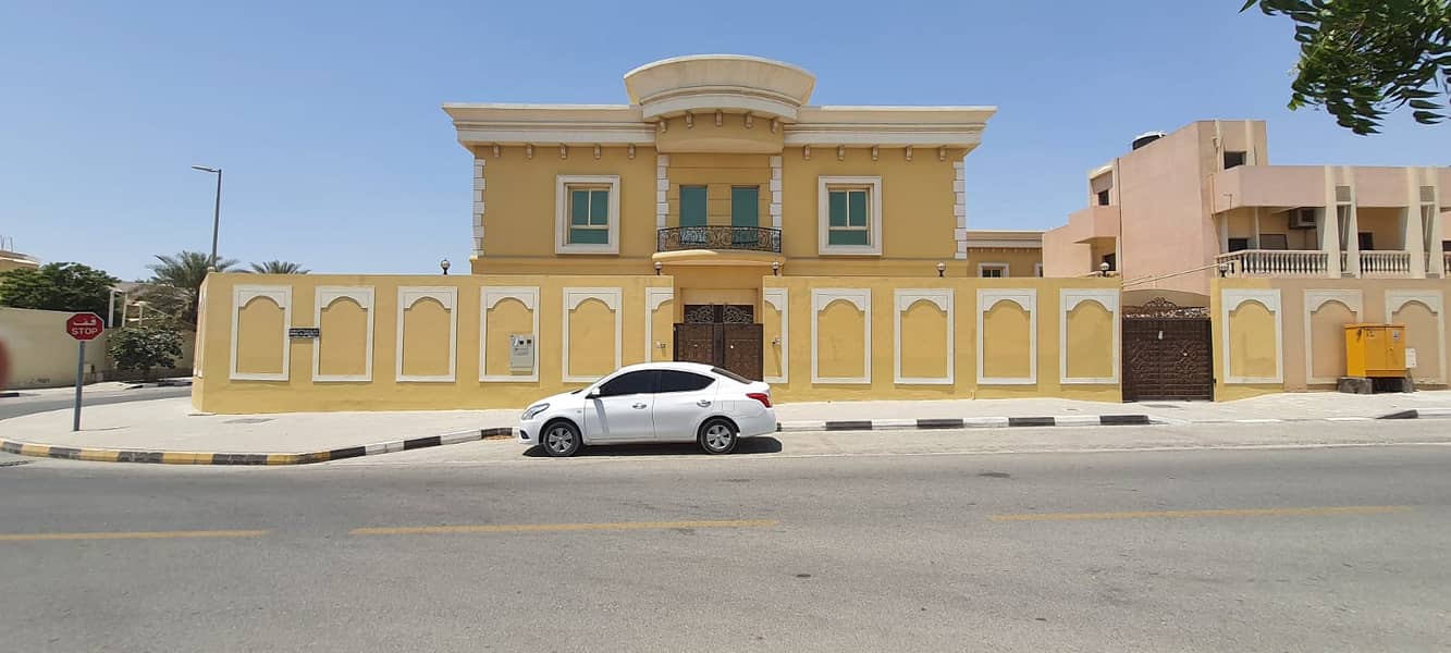 Villa for sale in Sharjah, Al Darari area, a very special location, the fir