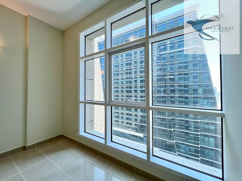 IMPRESSIVE STUDIO APARTMENT GYM POOL