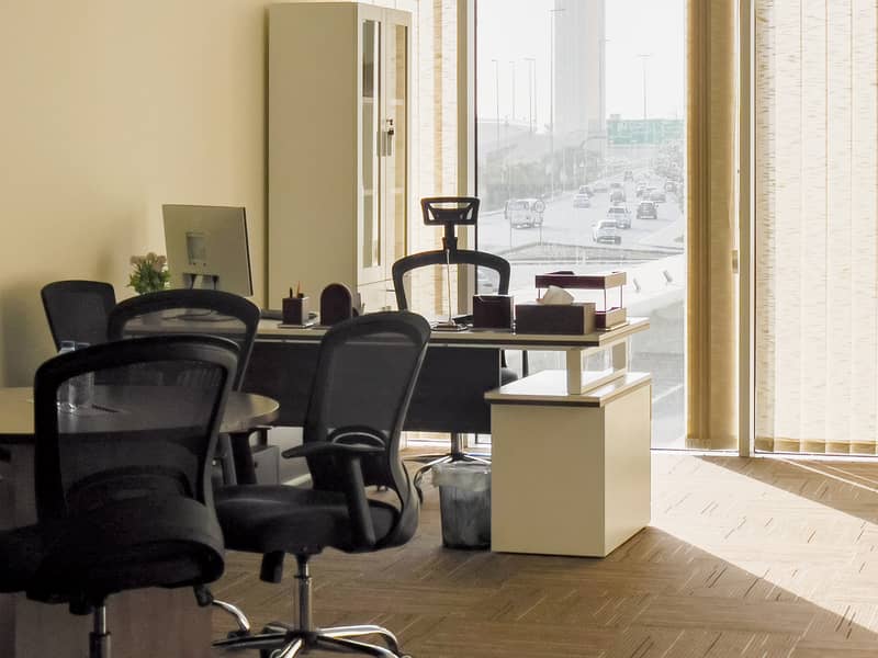FULLY FURNISHED & SERVICED LUXURY OFFICE WITH EJARI &, FREE DEWA, INTERNET, CHILLER, RTA CAR PARKING