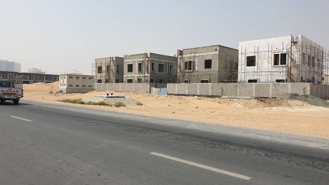 For sale commercial lands land permit On the main street linking Sheikh Maktoum Bin Rashid St.