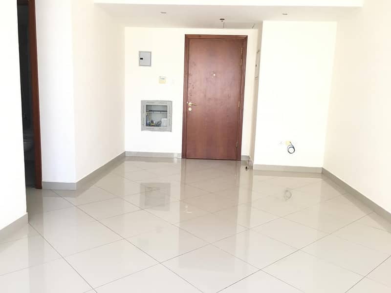 Exactive location 1bhk specious apartment and also easy exit to dubai