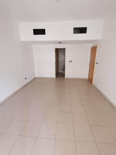 2 Bedroom Flat for Rent in Al Majaz, Sharjah - 2 BHK -Direct from owner No commotions - 1780 SQFT - AC Chiller free - one month free