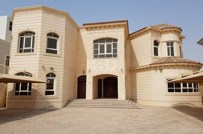 10BR Villa in Khalifa A for Sale