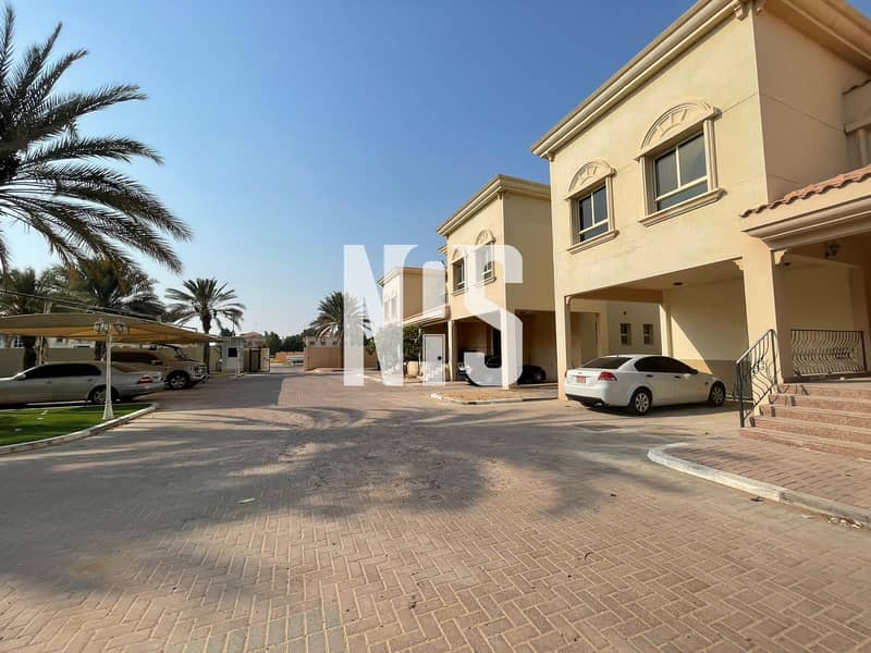 Well maintained 6 Villas compound in prime location