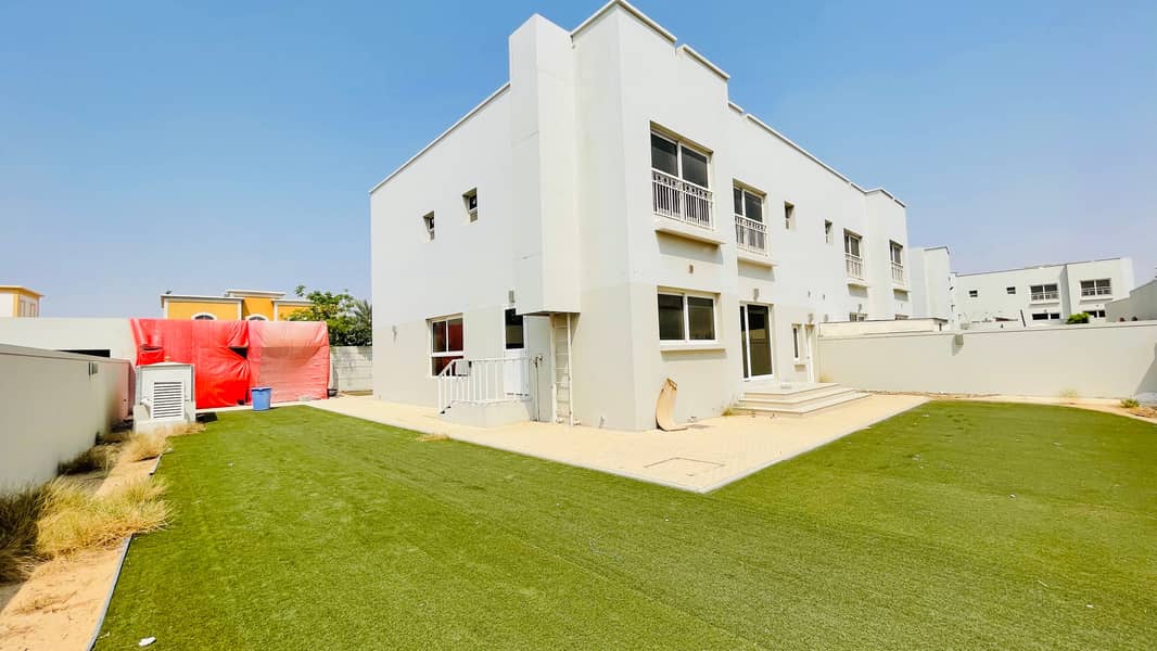 Duplex 4bhk villa with wardrobe maid room + kitchen Appliances and parking in Barashi