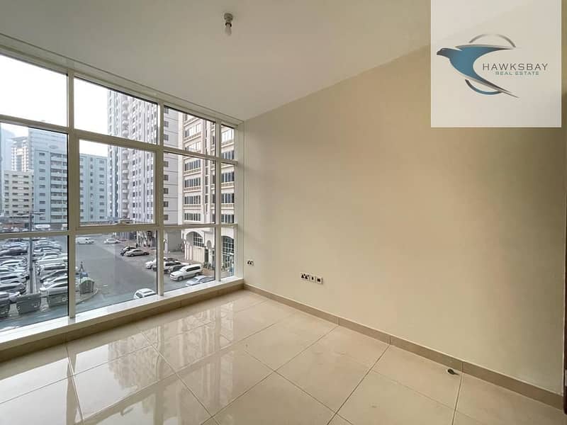 شقة في شارع حمدان 1 غرفة 40000 درهم - 6293898