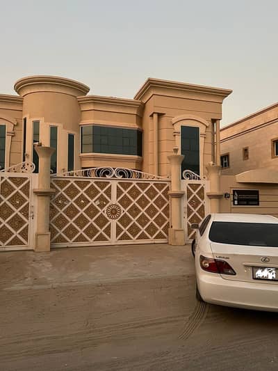 For sale luxury villa in Sharjah - Al Yash