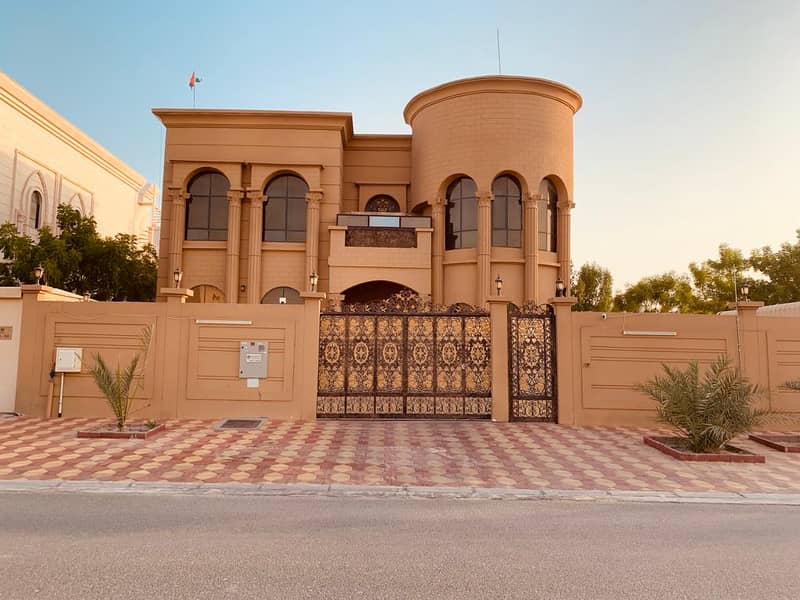 Villa for sale in the Sharjah, Al-Hoshi area is freehold for all Arabs, an area of 10 thousand feet