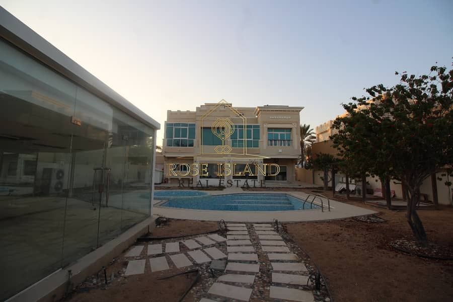 Luxurious villa| Private  pool| Stunning Location