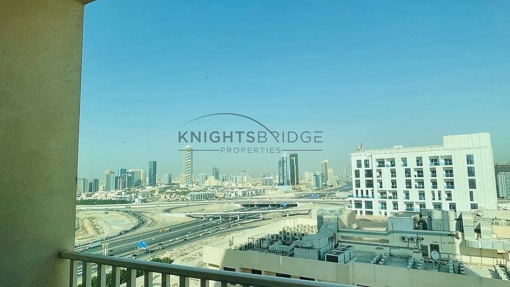 Specious 2 bed room |High Floor | Vacant