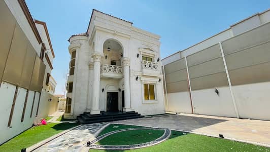 Villa for rent in Al Rawda 3 5000 feet