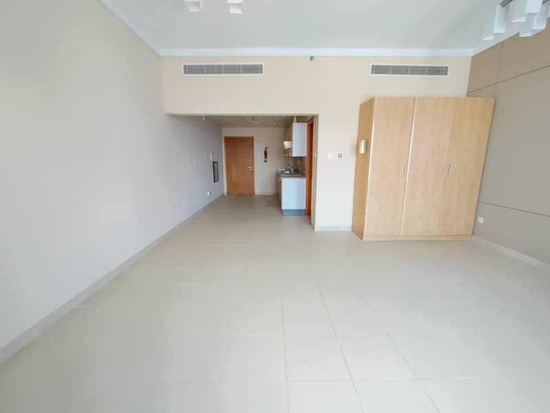 Luxurious Studio || Rent 35k || Near to Bus stop || 4 cheques || Gym