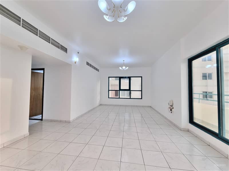شقة في برج سعيد 1،شارع الشيخ زايد 2 غرف 72000 درهم - 5942685