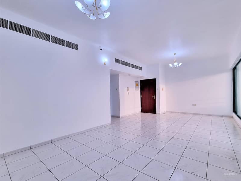 شقة في برج سعيد 1،شارع الشيخ زايد 2 غرف 71000 درهم - 5942641
