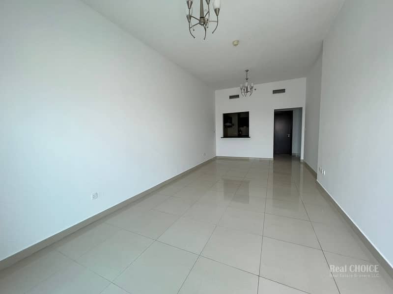 Exclusive | Well Maintained 1BR | Community View