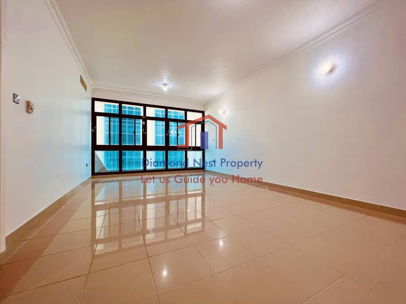 Amazing 2 Bedroom Apt in Well Maintained Building