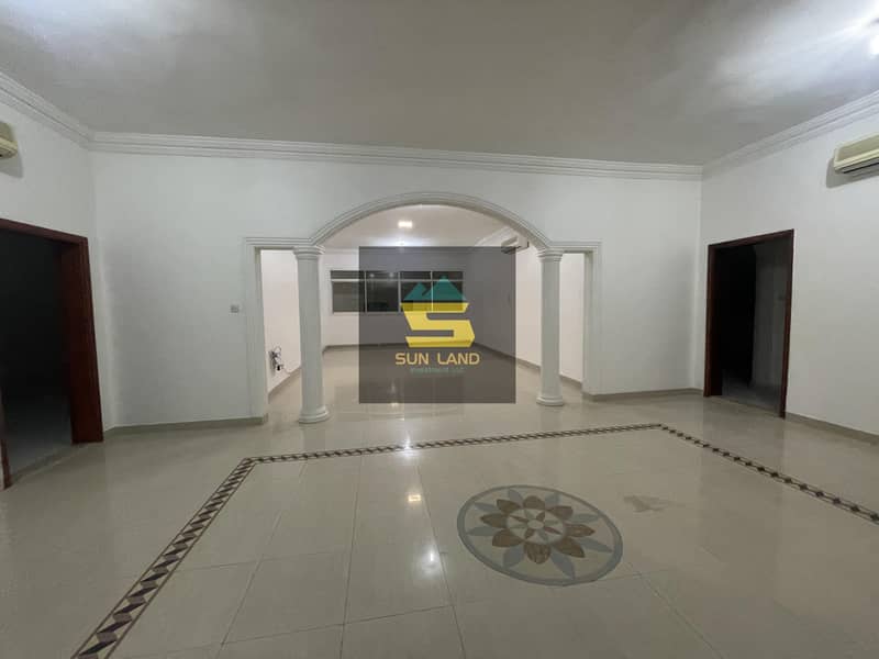 Very large Specious 4 BHK - Include utilities