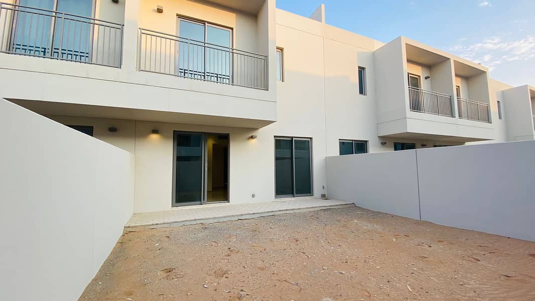 A BRAND NEW 3BHK TOWNHOUSE AVAILABLE FOR RENT IN ZAHIA COMMUNITY