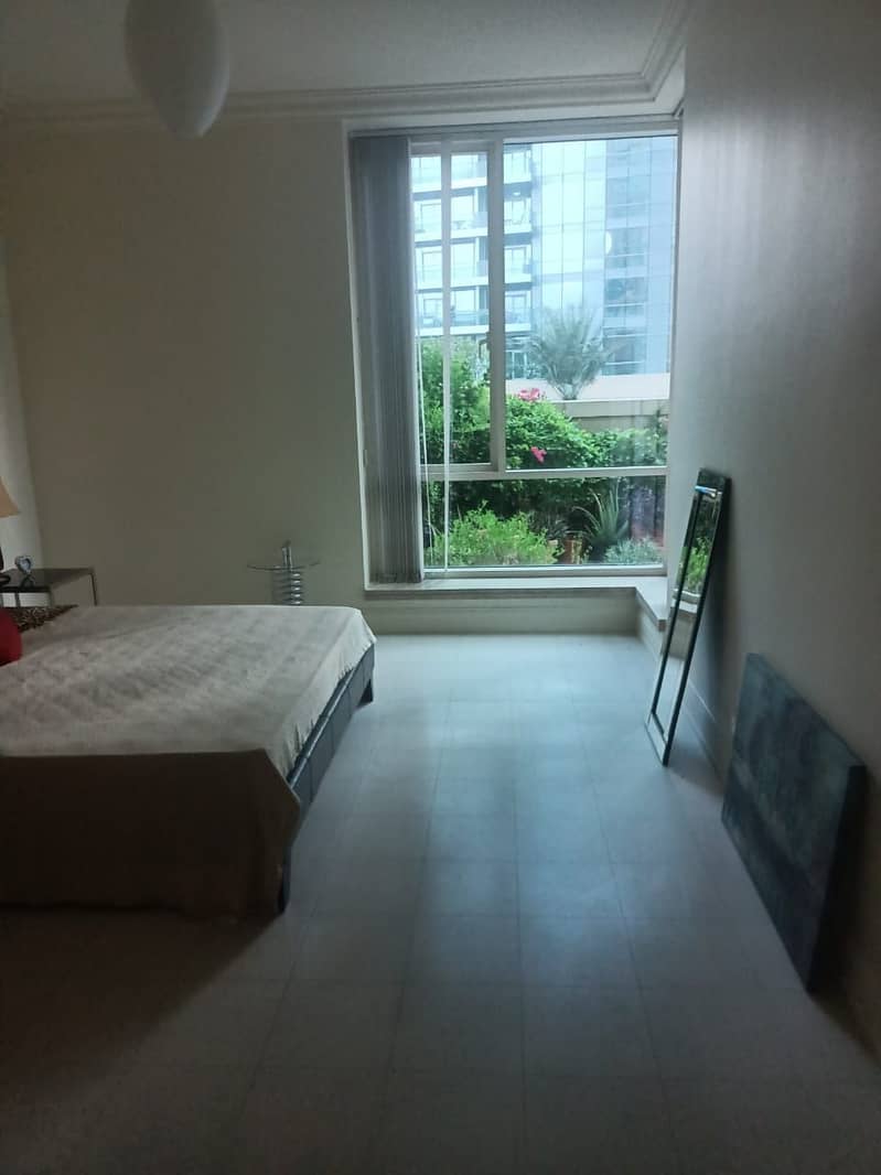 Hot offer!!1 bedroom plus study converted 2 bed private garden - Price @140000.00