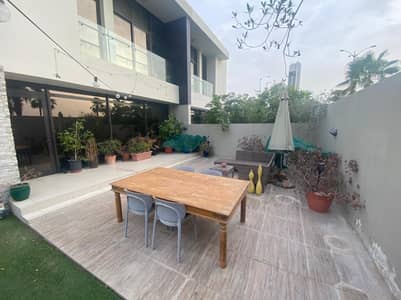 3 Bedroom Villa for Sale in DAMAC Hills, Dubai - Large Plot | Single Row THK | Vacating Notice Given