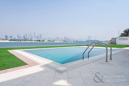 6 Bedroom Villa for Sale in Palm Jumeirah, Dubai - Furnished and Upgraded | Vacant | Must See