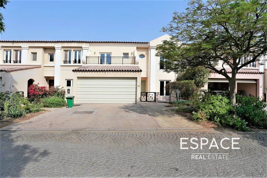 Exclusive Townhouse | Close to Pool