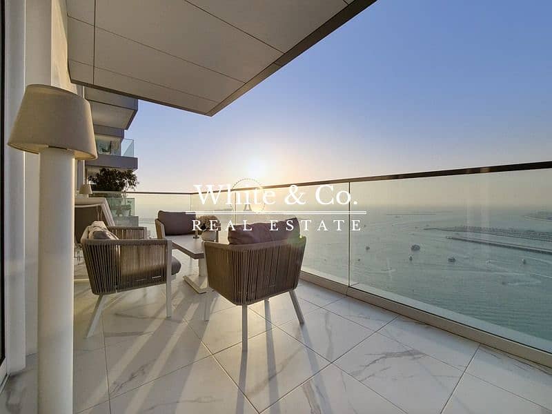 Vacant Now - Stunning Sea view - Luxury Furnishings