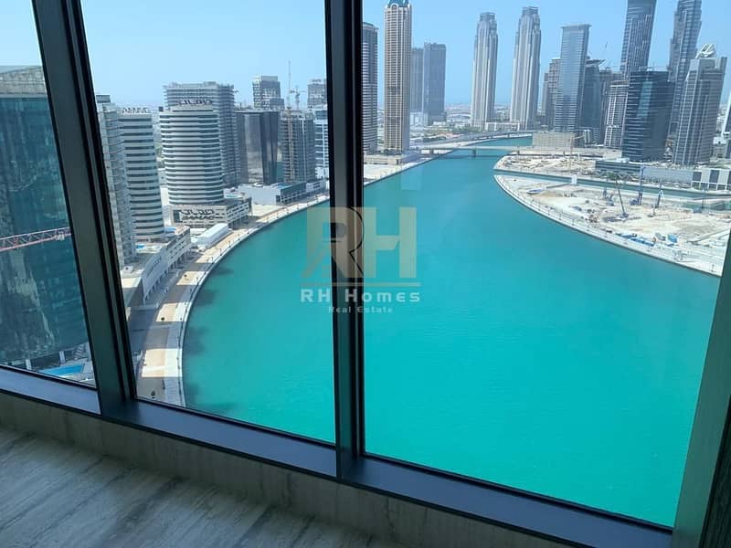 Luxury Apartment | Burj Khalifa & Canal View