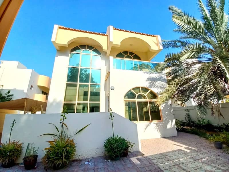 Spacious 3bh villa in nice community with all facilities (pool gym sauna)