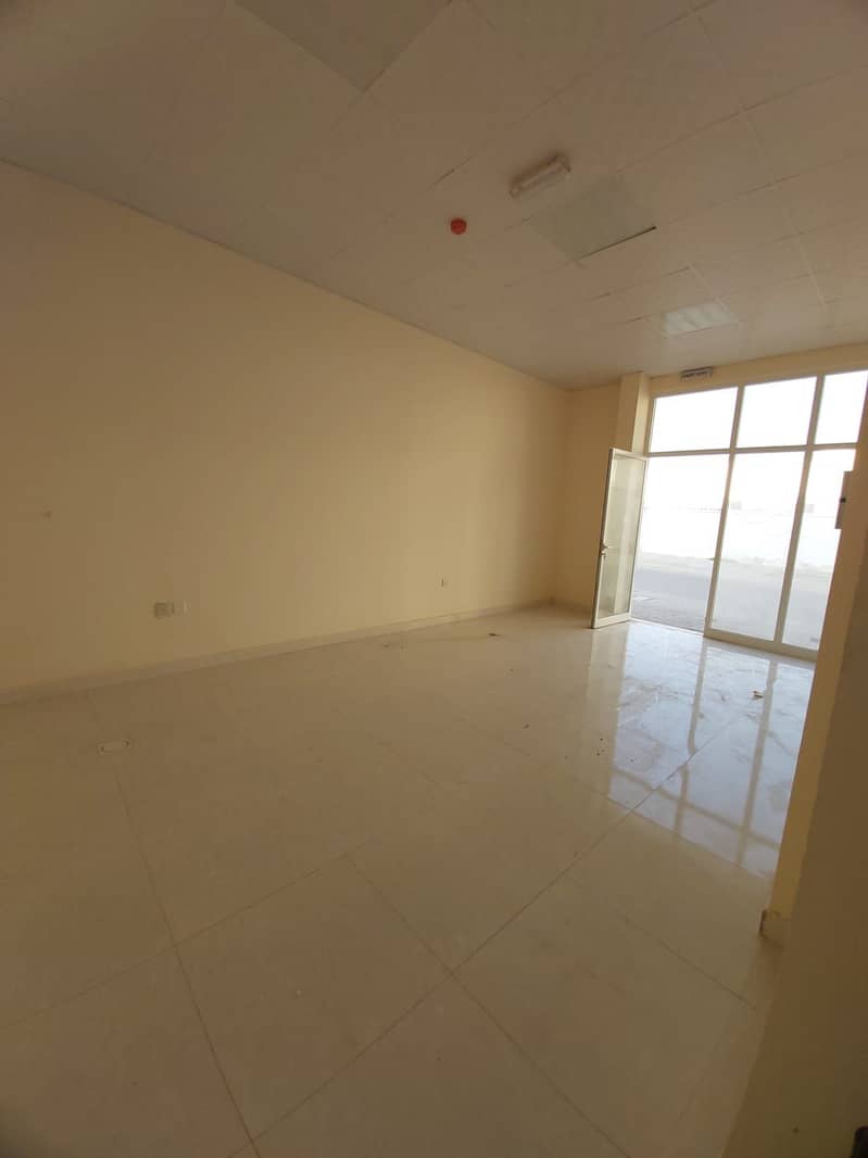 SHOP AVAIBLE FOR RENT 7000 AED WITH (1 MONTH FREE)  IN UMM AL QUWAIN