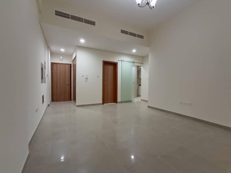 شقة في ليوان 1 غرفة 35000 درهم - 6438174