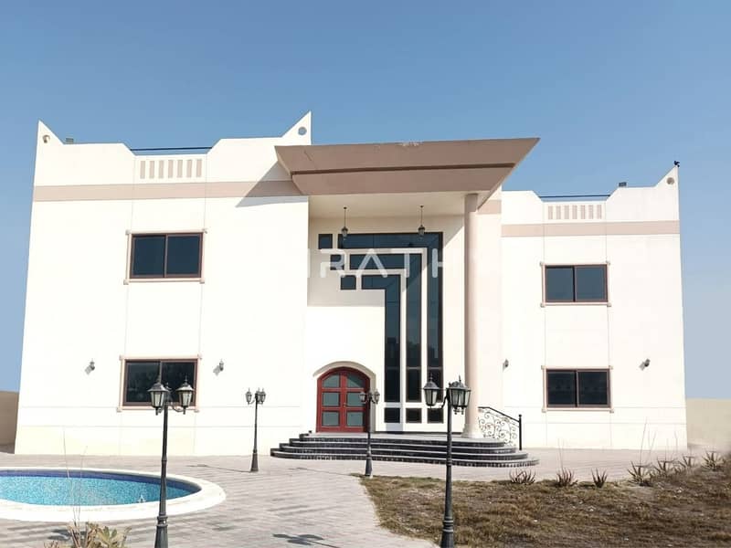 Spacious Indipendent  6 BR +Pool  Villa For Rent in al barsha 2