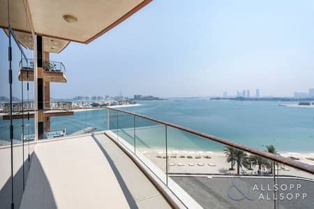 1 Bedroom Flat for Sale in Palm Jumeirah, Dubai - Full Sea Views | Vacant | Beach Access