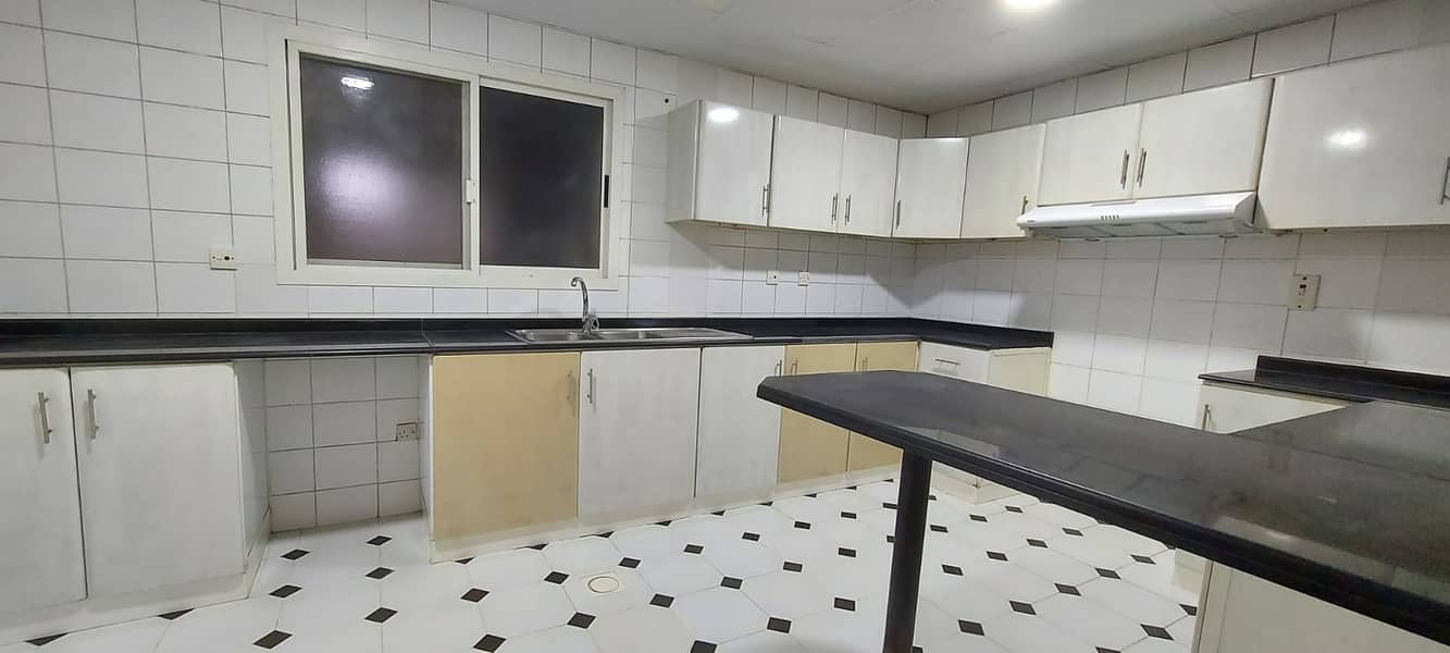 Hot Luxurious 3Bhk Appartment Beautiful Rooms Well Maintained Building Nearest Metro Station