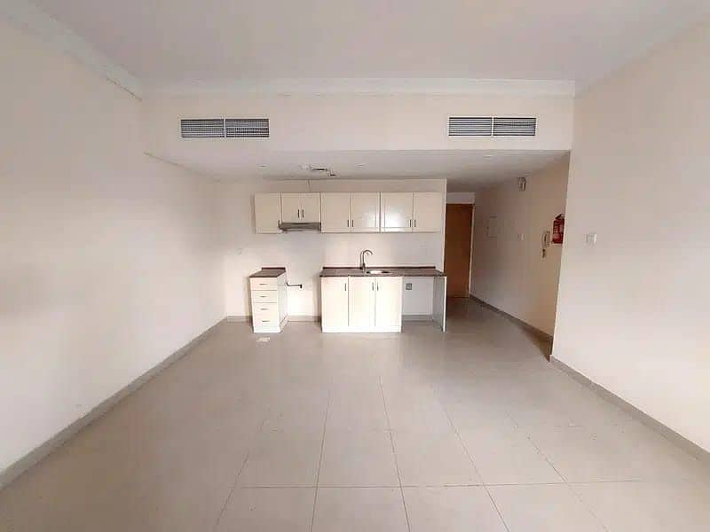 A LAWISH STUDIO APARTMENT IS AVAILABLE KNOW || OPOSIT SIDE OF SAHARA MALL||16K||