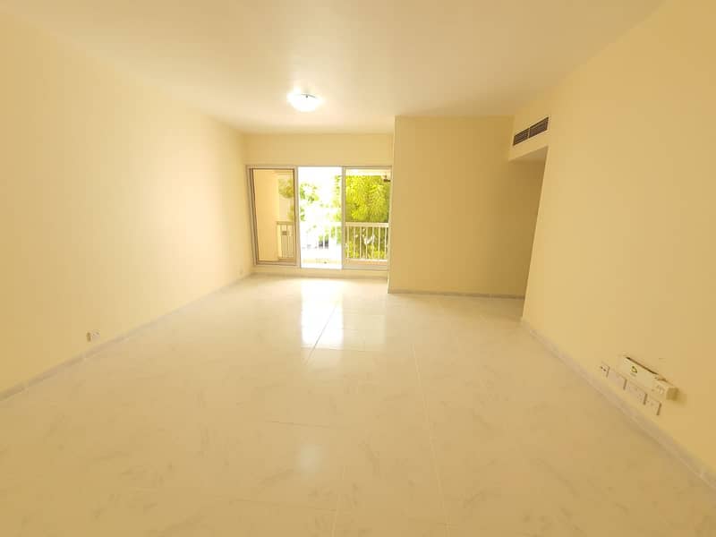 شقة في بناية الكفاف السكنية الكرامة 2 غرف 60000 درهم - 6464127