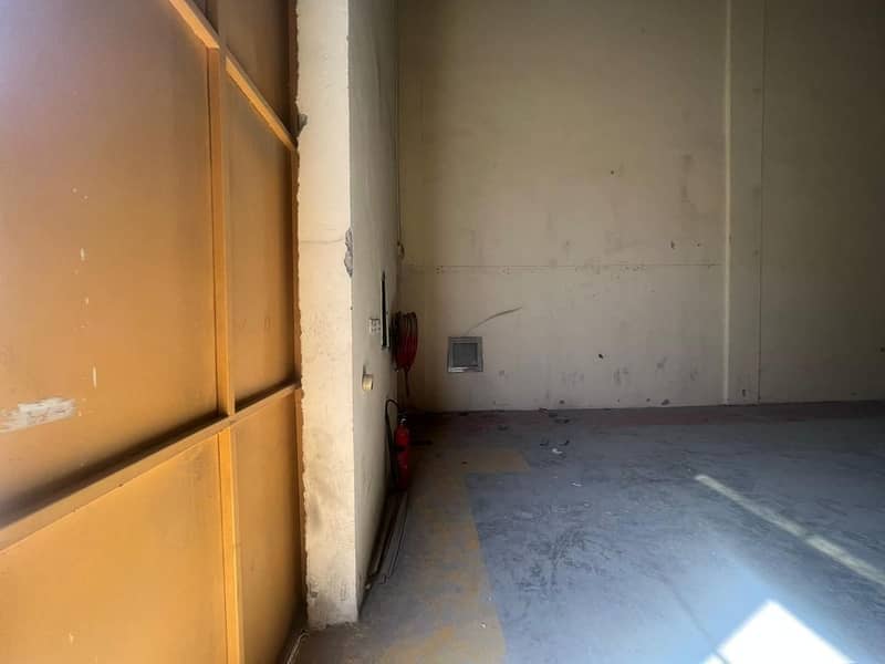 20 KW electricity 2300 sqft warehouse available for rent in Al Jurf Ajman