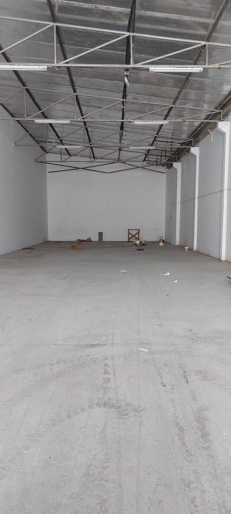 For rent warehouse in industrial 11