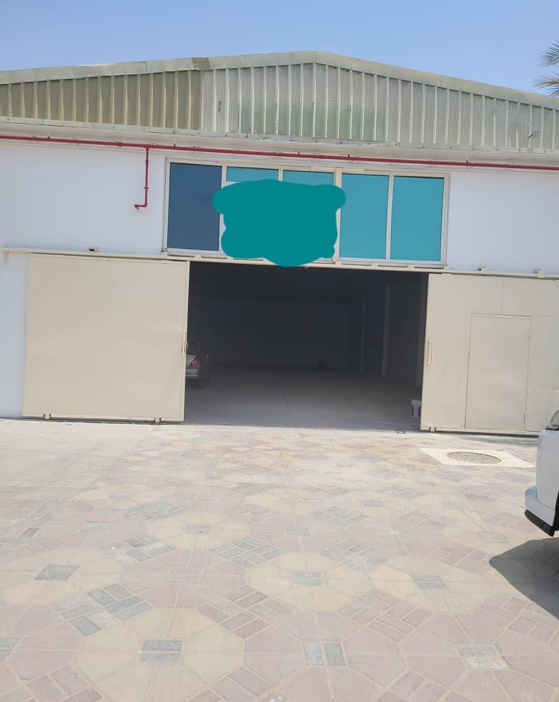 Commercial warehouse 4200 sqft for Rent 145000 only.