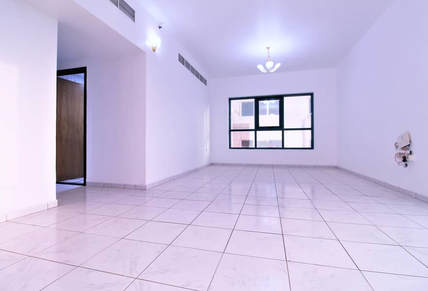 شقة في برج سعيد 1،شارع الشيخ زايد 2 غرف 72000 درهم - 5942673