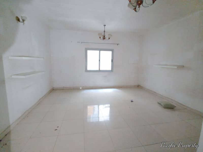 **HOT OFFER** HUGE STUDIO WITH BUIL IN WARDROBE ONLY 23K,