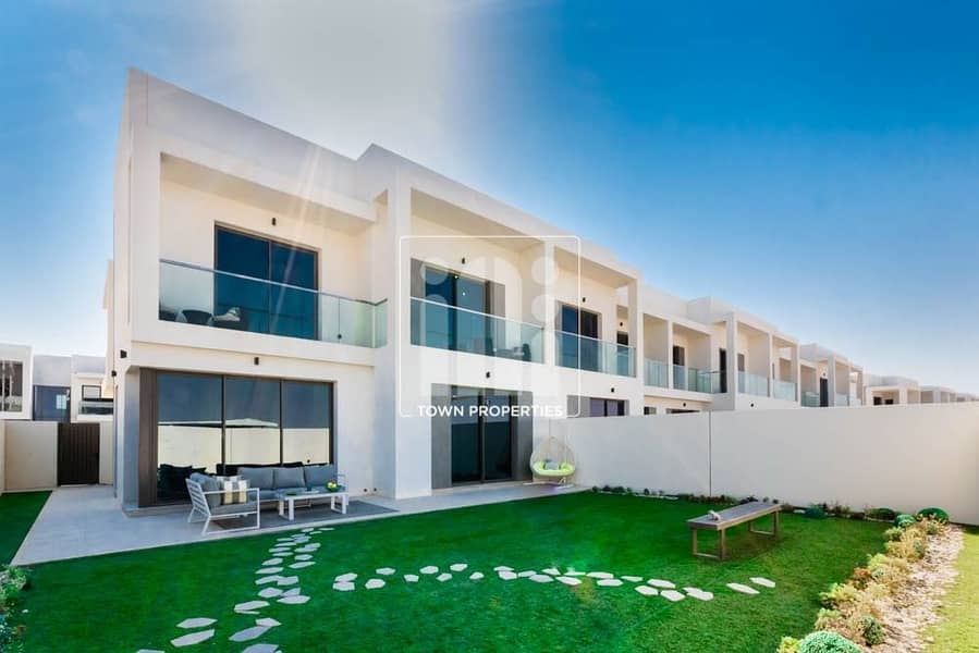 Huge Layout | 4BR Golf Villa | Single Row | Luxury