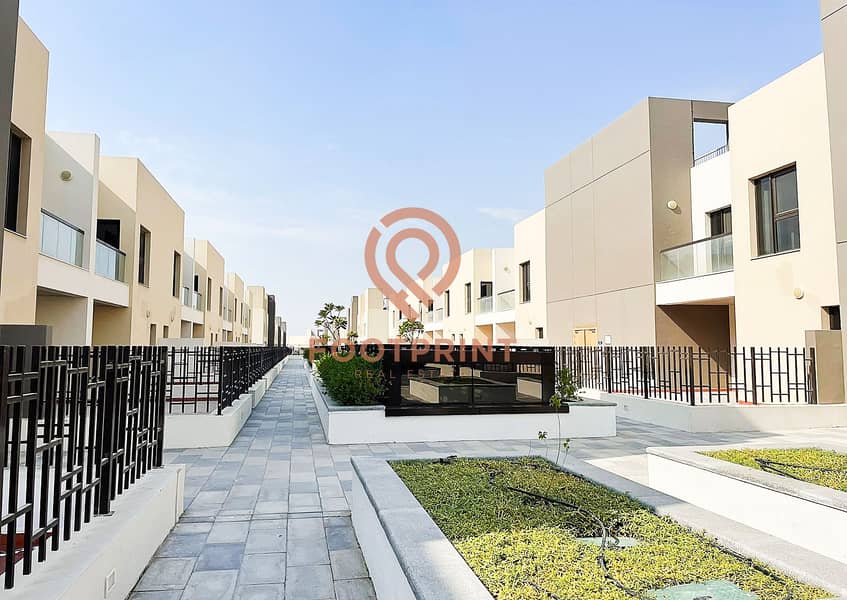 Brand new vacant 3 bed townhouse|  No Commission | 4% DLD Waiver | Mortgage Facility Available.
