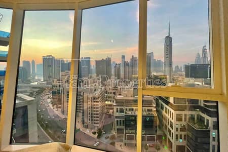 2 Bedroom Apartment for Sale in Business Bay, Dubai - Partial Burj Khalifa and Canal View | High-Quality