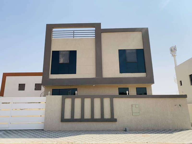 READY TO MOVE INDEPENDANT 5 BEDROOM WITH GOOD INTERIOR LUXURY VILLA IS AVAILABLE IN AL HELIO AJMAN