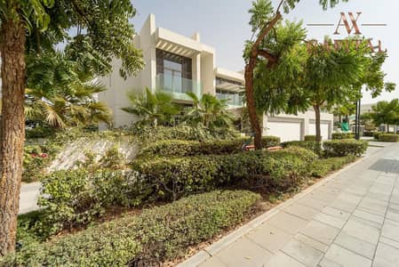 5 Bedroom Villa for Rent in Mohammed Bin Rashid City, Dubai - Renovated Contemporary Furnished Villa