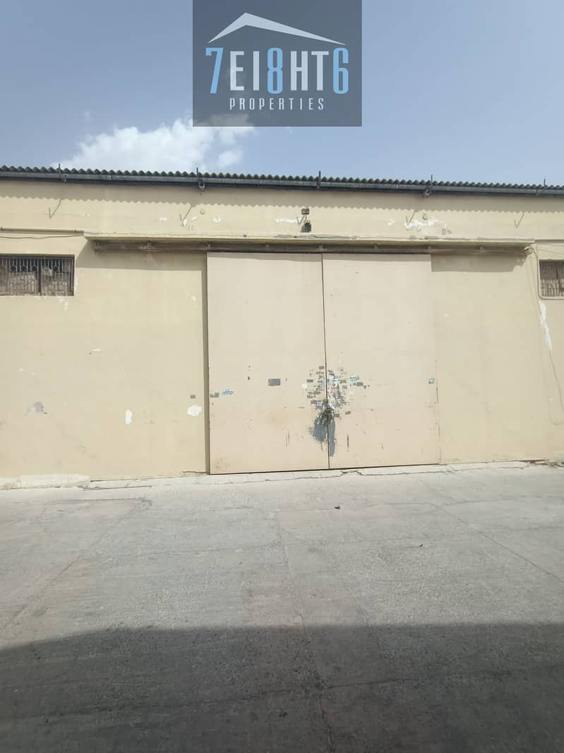 Warehouse for commercial & storage use : 2,900 sq ft warehouse for rent in Umm Ramool